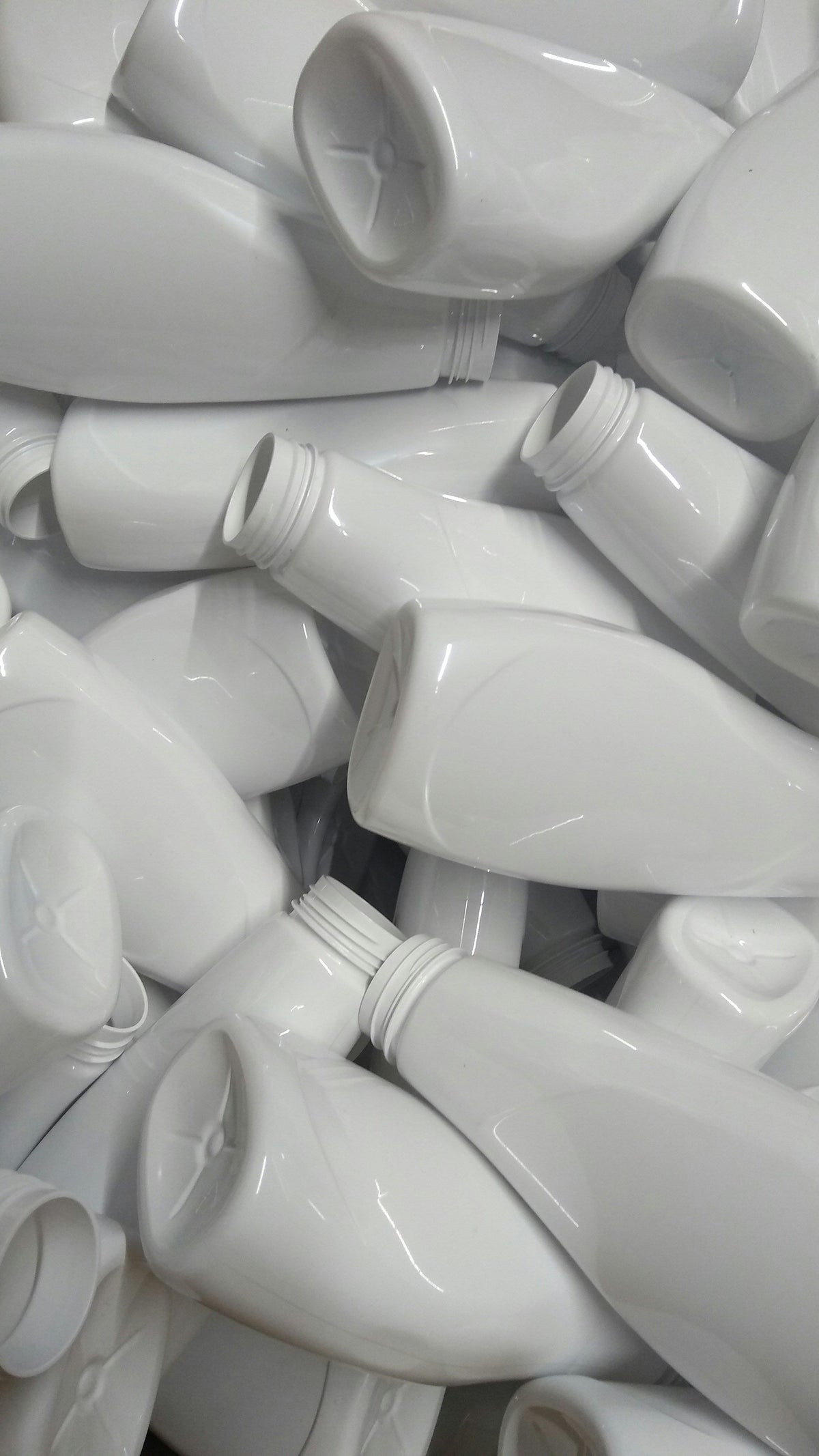 Plastic toothpaste tubes and toothbrushes contributing to microplastic pollution